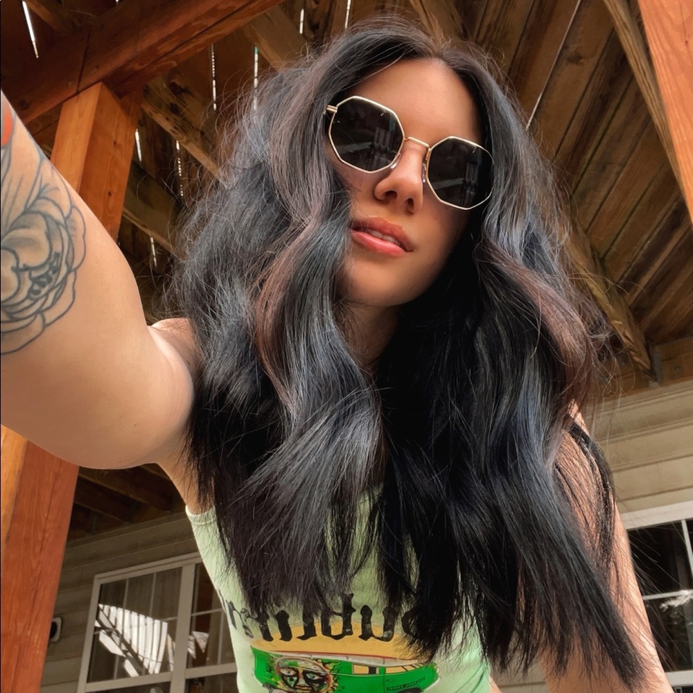 Meet your Posher, Abbey